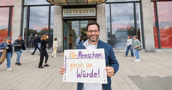 'Kirche im Dialog'-Mitarbeiter Lars Schulz  - Copyright: Hamburger Abendblatt