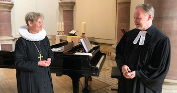Bischöfin Kirsten Fehrs und Pastor Michael Schirmer in der Kulturkirche Altona - Copyright: © Tatjana Pfendt 