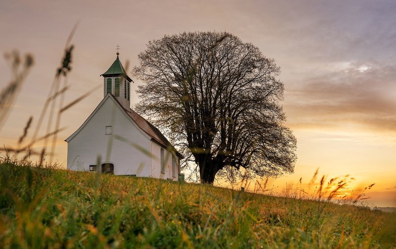 Kapelle mit Landschaft