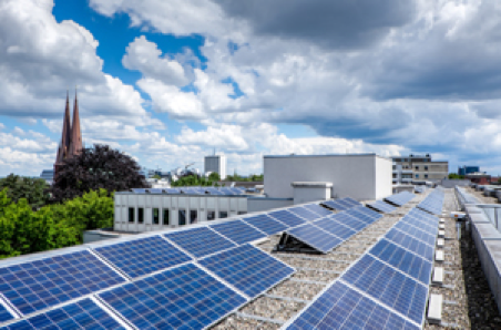 Photovoltaikanlage auf dem Dorothee-Sölle-Haus in Hamburg - Copyright: Michael Benthack